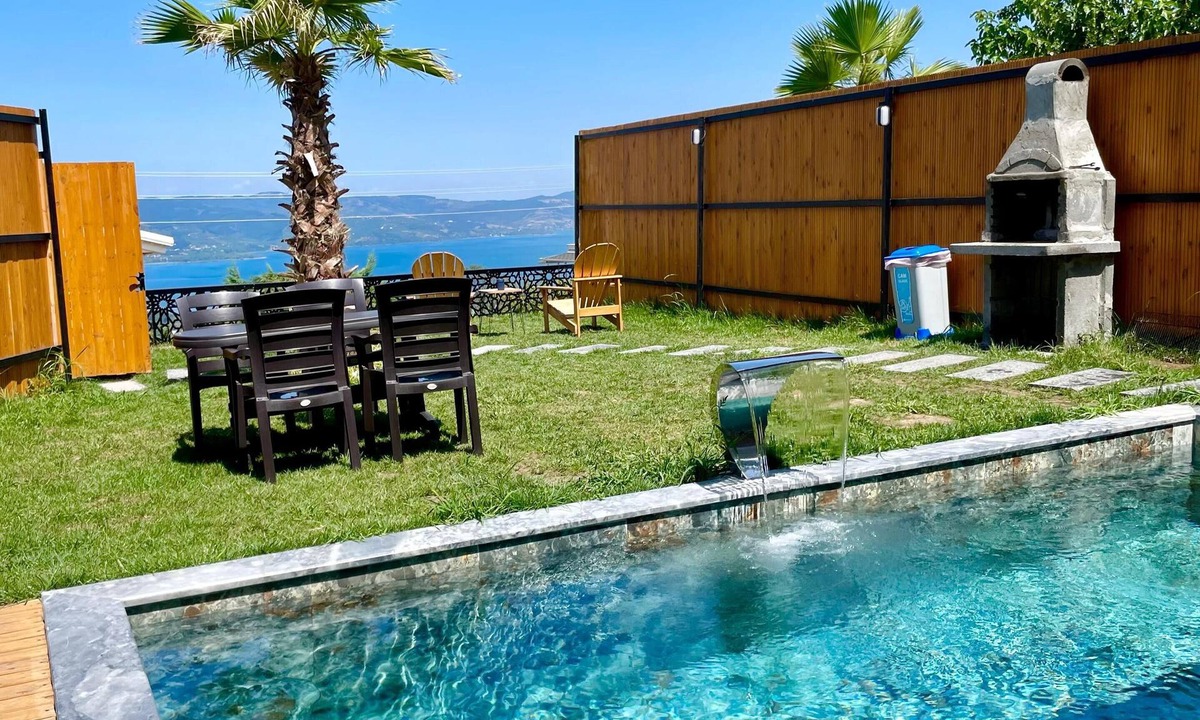 Sapanca House | 2+1 Heated Private Pool - Lake View - 5 Person Bungalow in Dibektaş