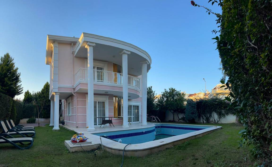 Kadriye Villa | 240 m² Villa ∙ 4 bedrooms ∙ 8 guests