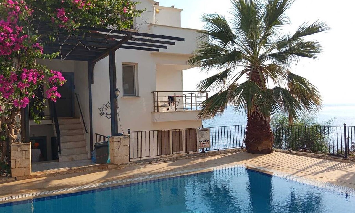 Kas House | 3-Bedroom Sea-View Duplex in Kaş with Pool & Workspace