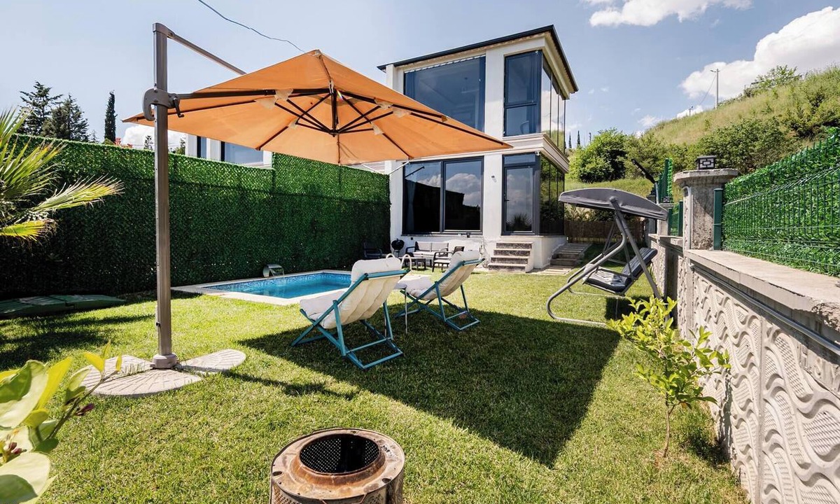 Dilovasi Villa | 4-deluxe Villa With Heated Private Pool