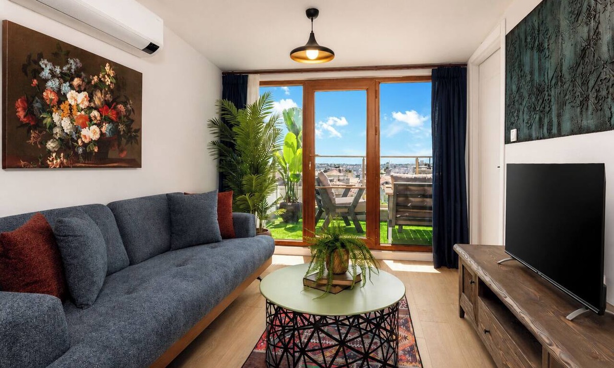 Cihangir Apartment | 5min to Taksim, Bosphorus View & Terrace