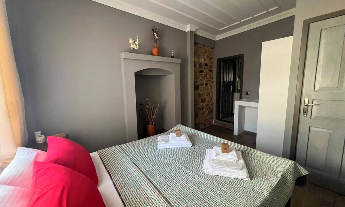 Mithatpasa Cabin | Arcadia Cunda