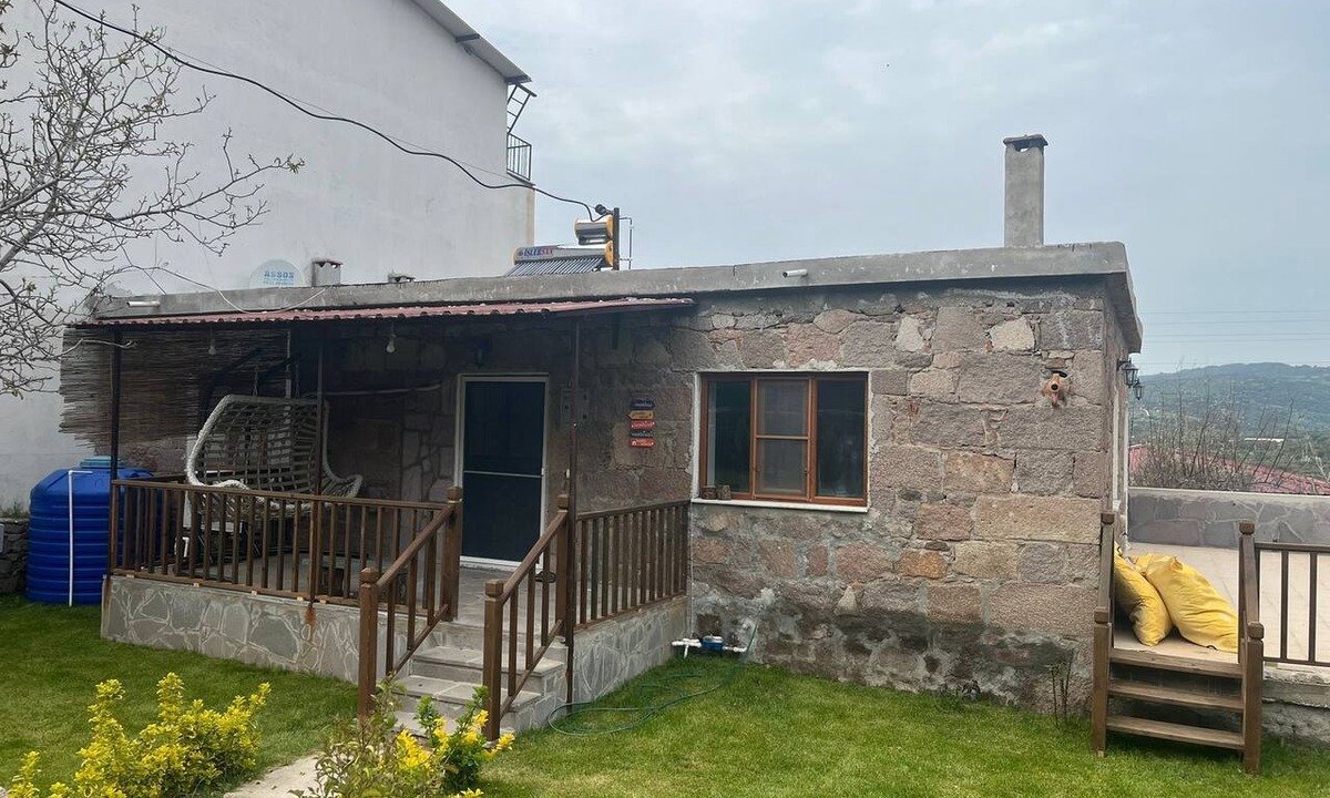 Behram Apartment | Assos Deniz yıldızı apart taş ev