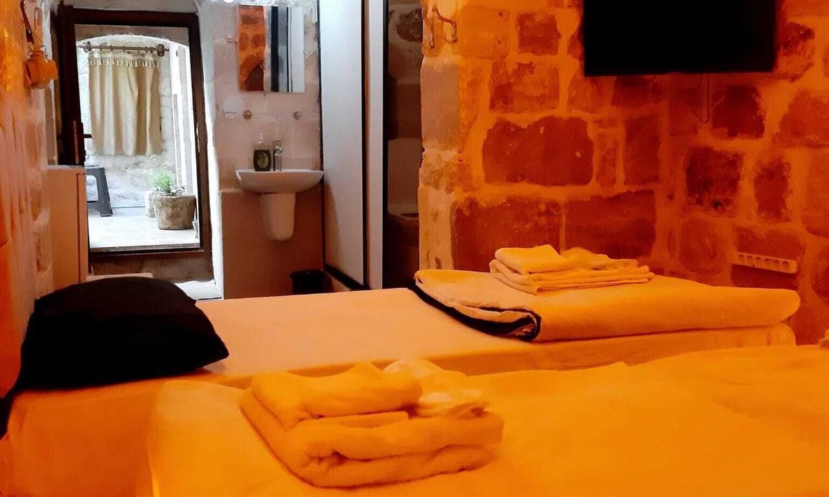 Artuklu Hotel | Aydın bey konağı