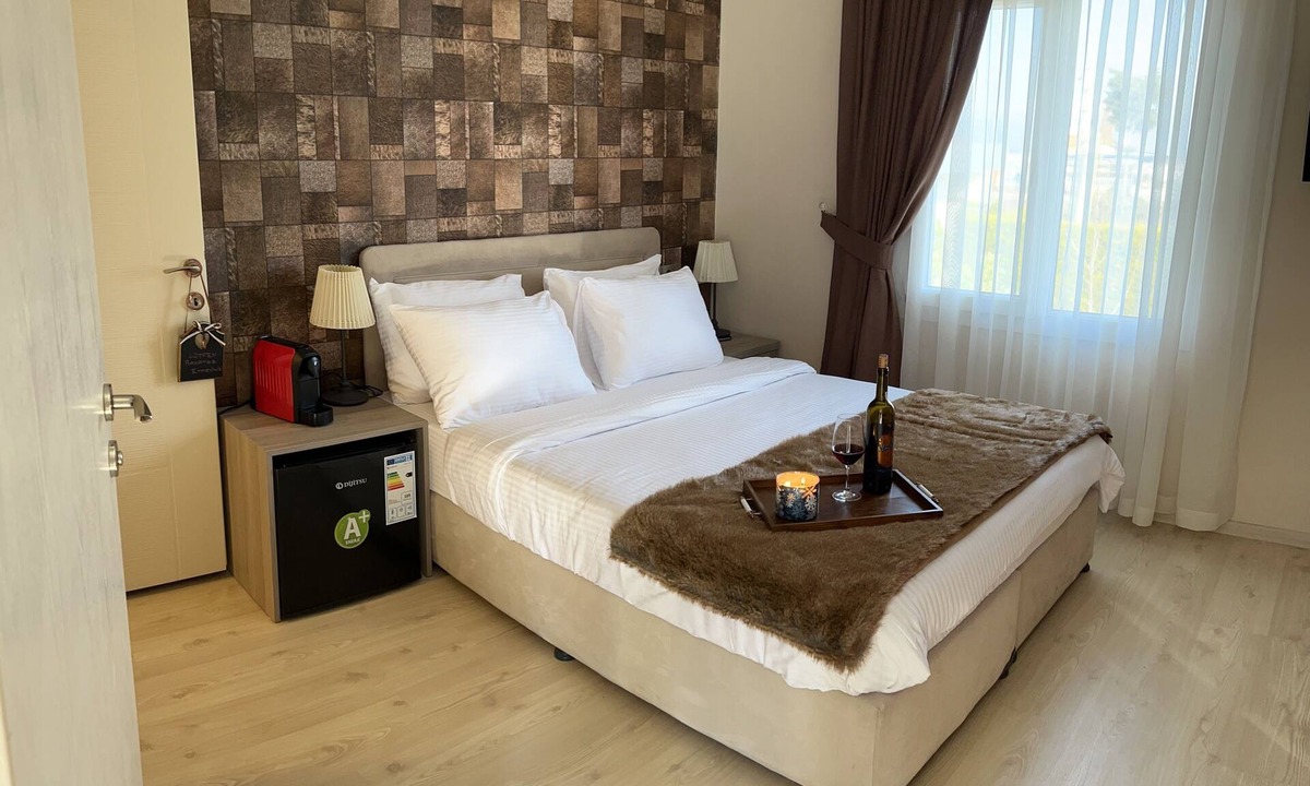 Narlidere Hotel | B.equine Range Hotel