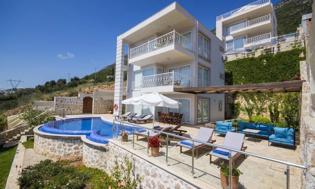 Kalkan Villa | Beautiful 4 bedroom villa with spectacular views over Kalkan Bay