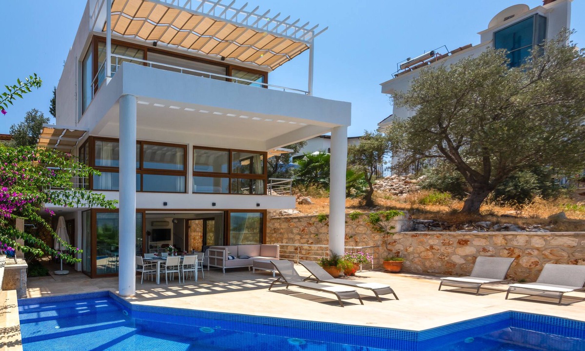 Kalkan Villa | Beautiful 4 Bedroom Villa for 8, 1 min. to the Sea in Kalamar Bay, Kalkan