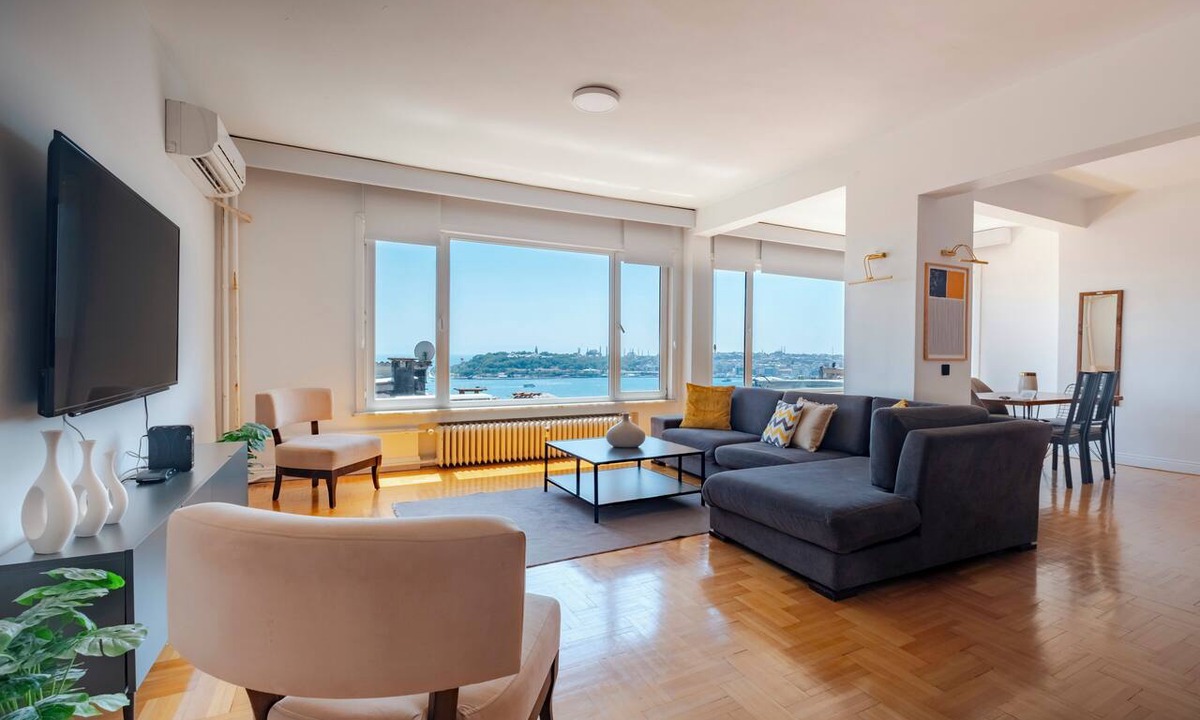 Kabatas Apartment | Bosphorus Panorama – Luxury 5BR Apartment with Balcony & AC