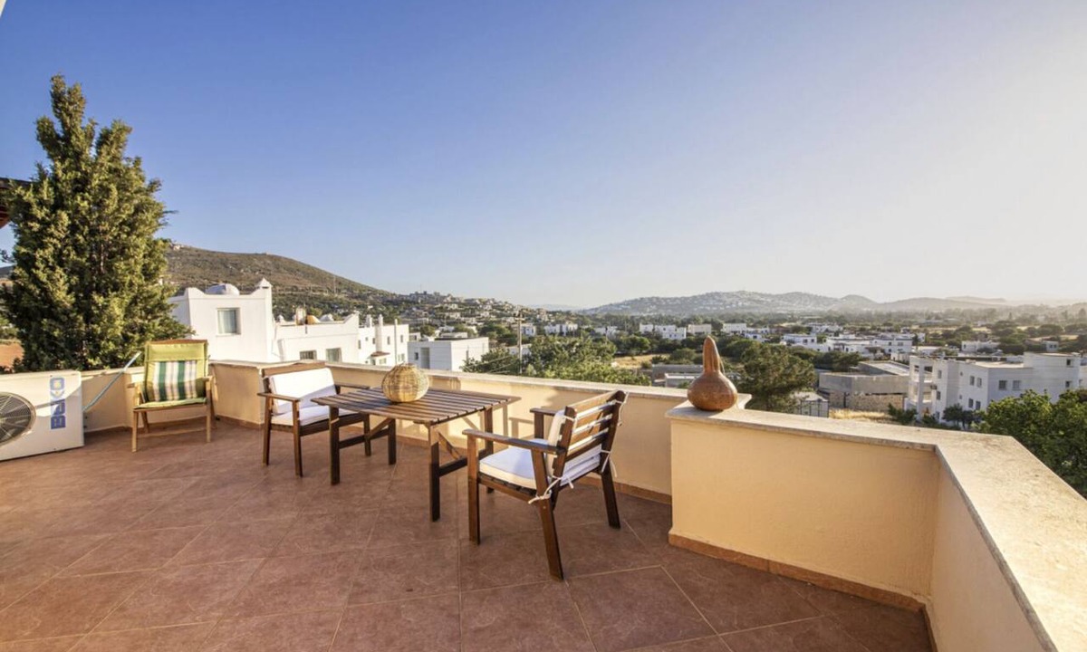 Gumusluk Apartment | Bright Bodrum Retreat | Beach Nearby