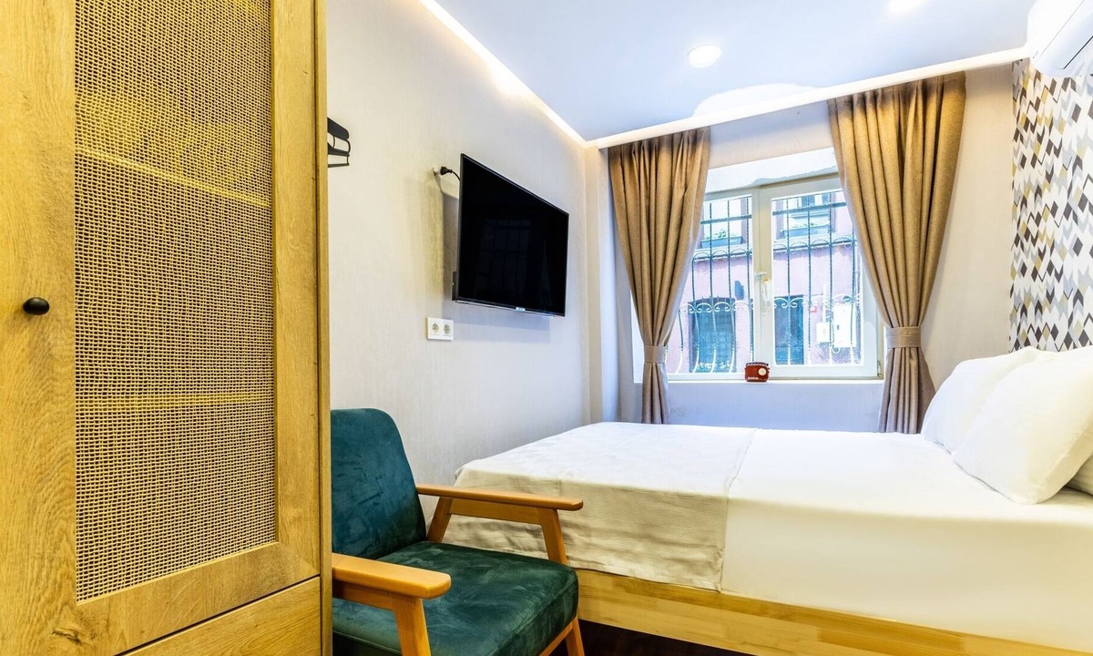 Balat Apartment | Charming Balat Haven | Idyllic Location in Balat