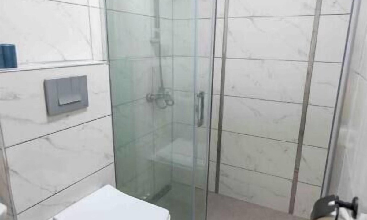 Kadnlar Denizi Mahallesi Apartment | Delightful 2-bedroom apartment with AC in Aydın