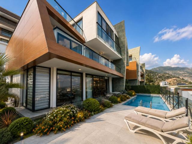 Alanya Villa | detached villa with full Alanya and sea views