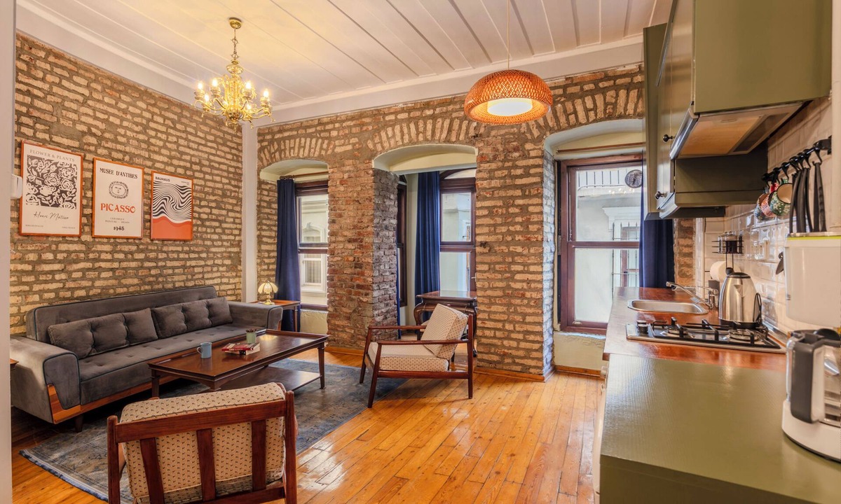 Galata Apartment | Elegant & Artsy 1BR Galata’s Hidden Gem/AC/Walk everywhere