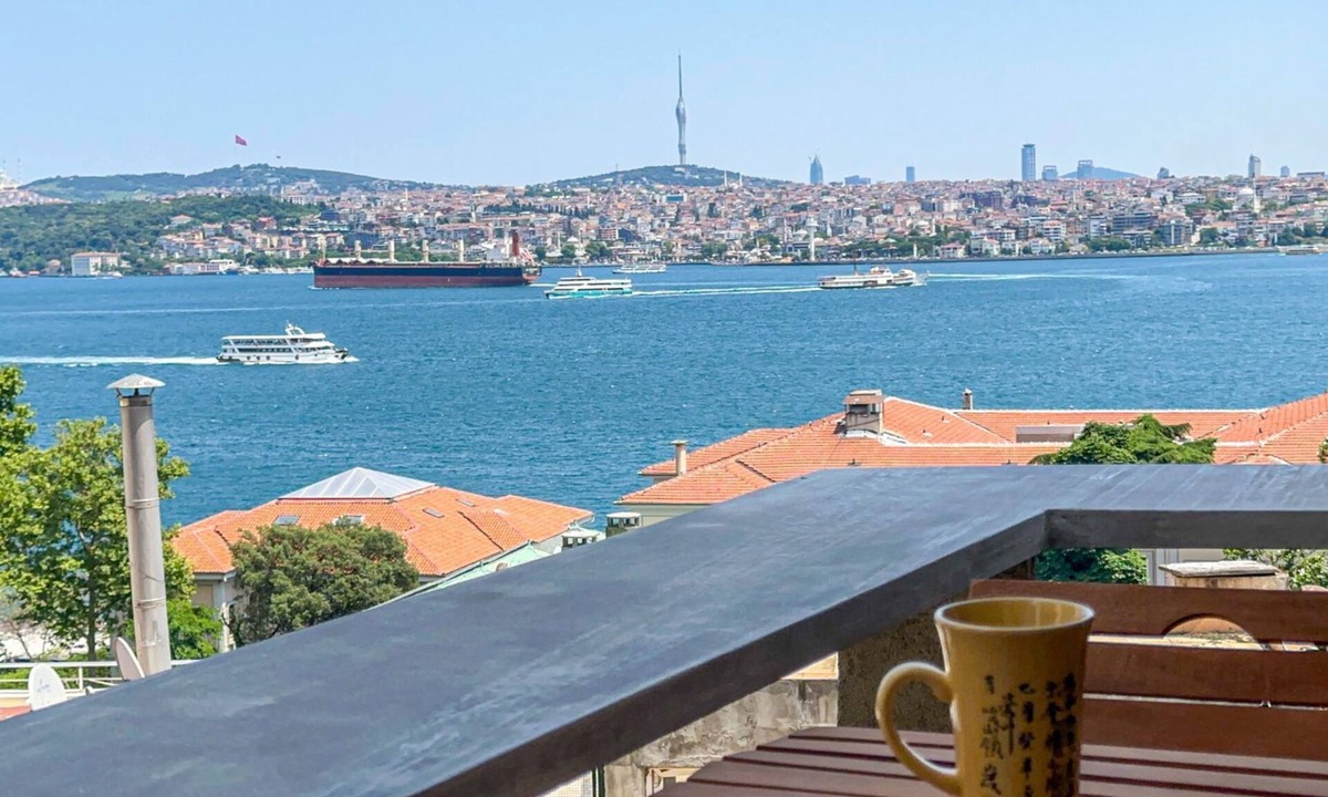 Kabatas Apartment | Elegant Bosphorus-View Residence Opposite Galataport