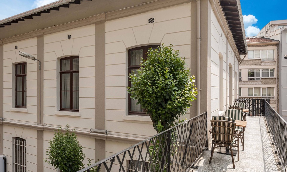 Cihangir Apartment | Element Garden