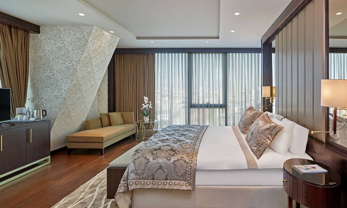 Halkali Hotel | Elite World Grand Istanbul Basın Ekspres