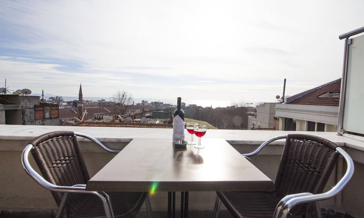Emin Sinan Apartment | Feyza Apartments
