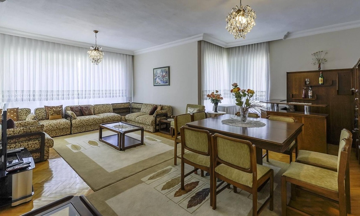 Guzeloba Mahallesi Apartment | Flat with Balcony 5 min to Omi Beach