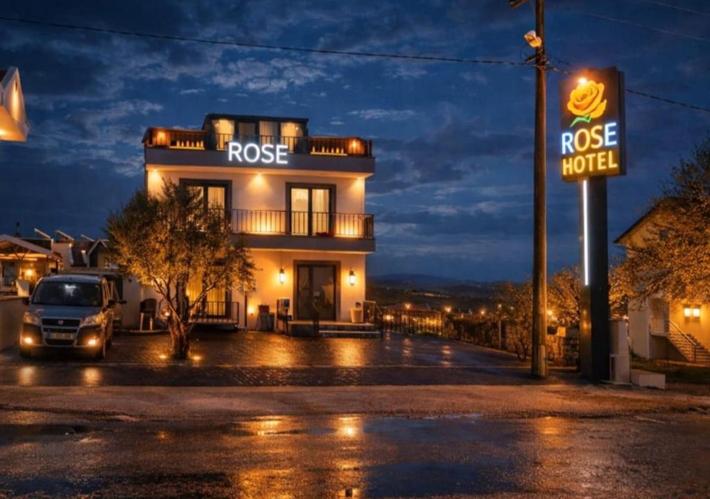 Ezine Hotel | GEYİKLİ ROSe OTEL