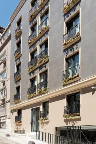 Gumussuyu Mahallesi Apartment | Home OF Istanbul
