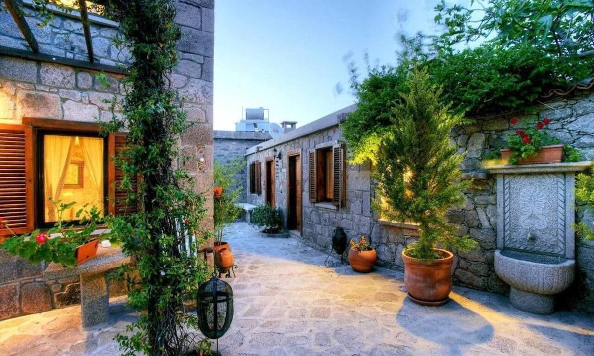 Behram Hotel | Idasos Tasodalar