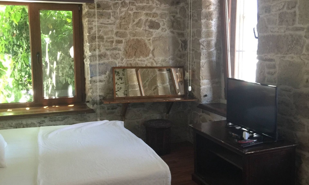Foca Hotel | Iyon Pansiyon