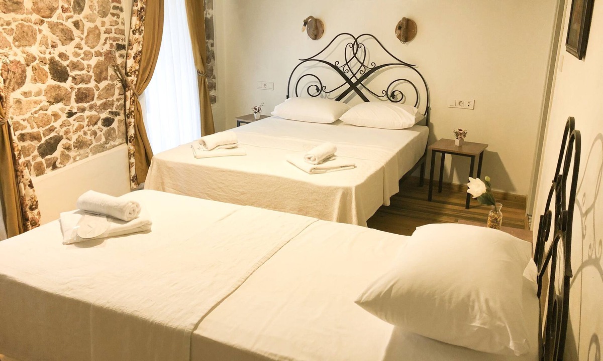 Ayvalik City Center Hotel | Kastoria Butik Pansiyon