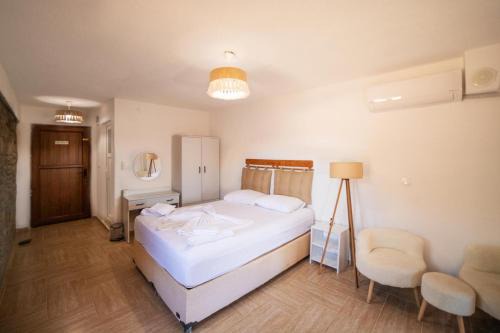 Kalekoy Koyu Hotel | kastro konak