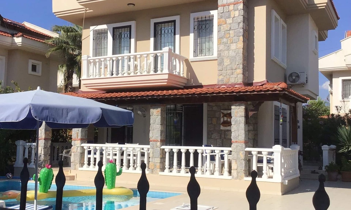 Ciftlik Villa | Koca Calis 3-bed Villa with private pool. Close to beach & local transport.