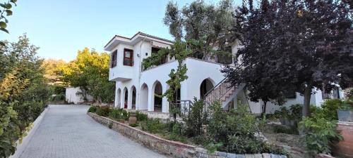 Kusadasi Villa | Kuşadası'nda Özel Havuzlu Kiralık Büyük Villa