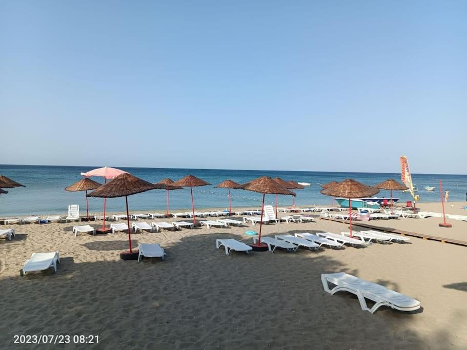 Buyukcekmece Apartment | Kumburgaz Sahilde, Sitede, Konforlu, Manzaralı ve Klimalı Daire