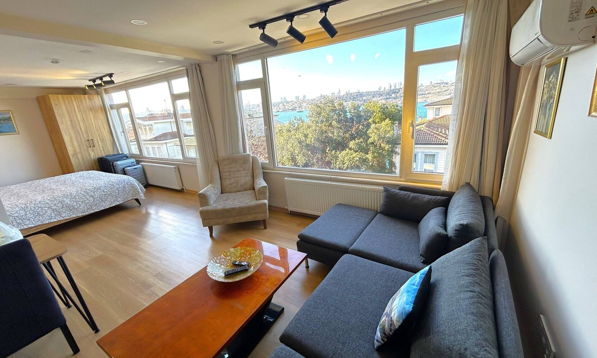 Uskudar House | Kuzguncuk View