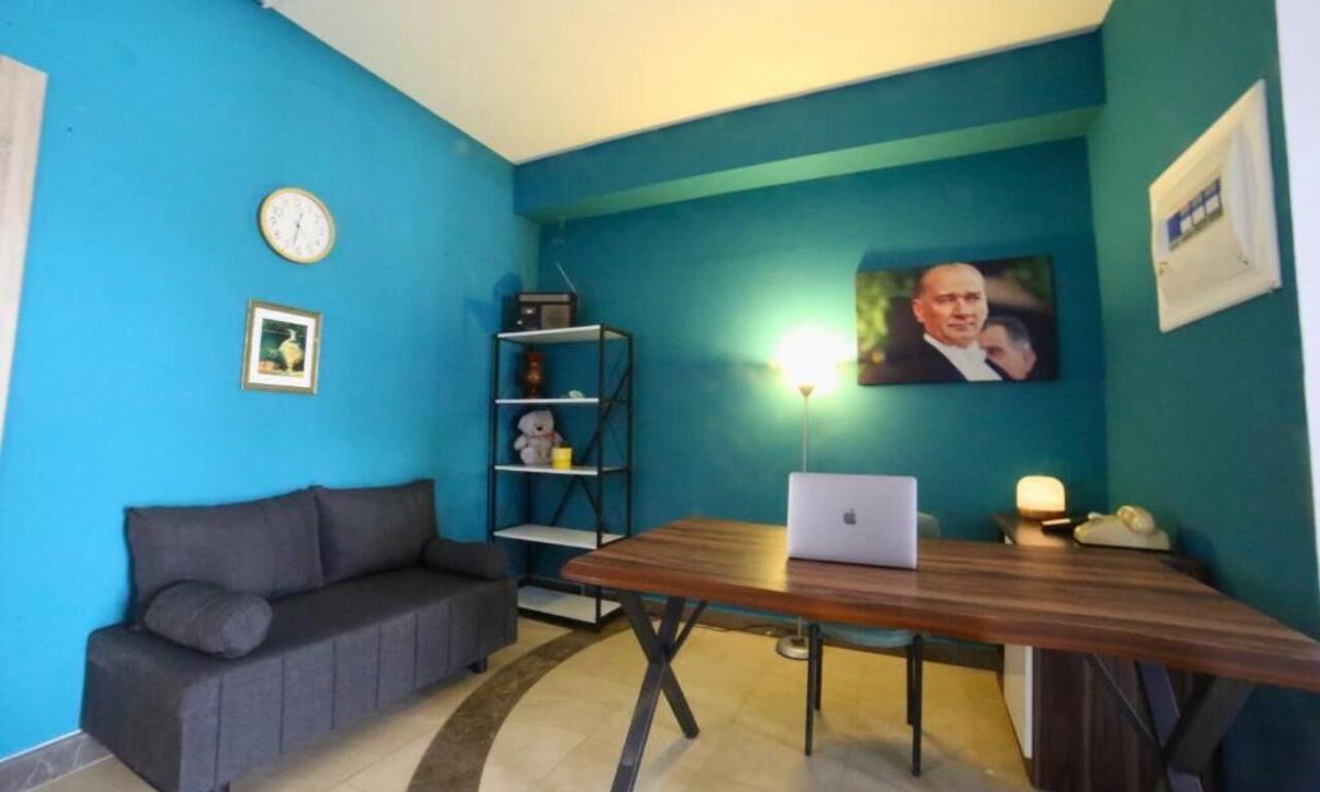 Lara House | Lemon Garden