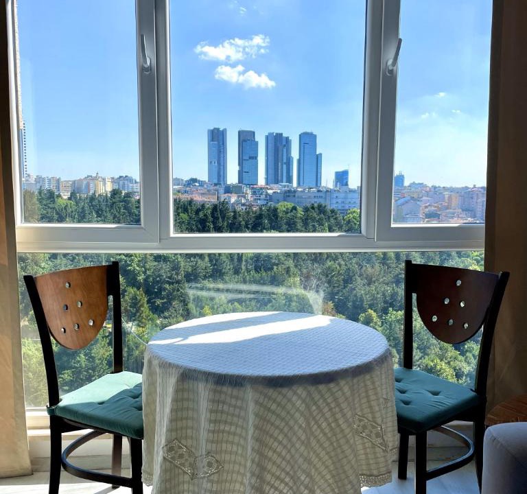 Kagithane Apartment | Levent Central Metro & Mall Access