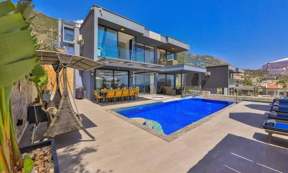 Kalkan Villa | Luxury 5 Bedroom Villa in Kalkan with 2 Pools & Stunning Sea Views