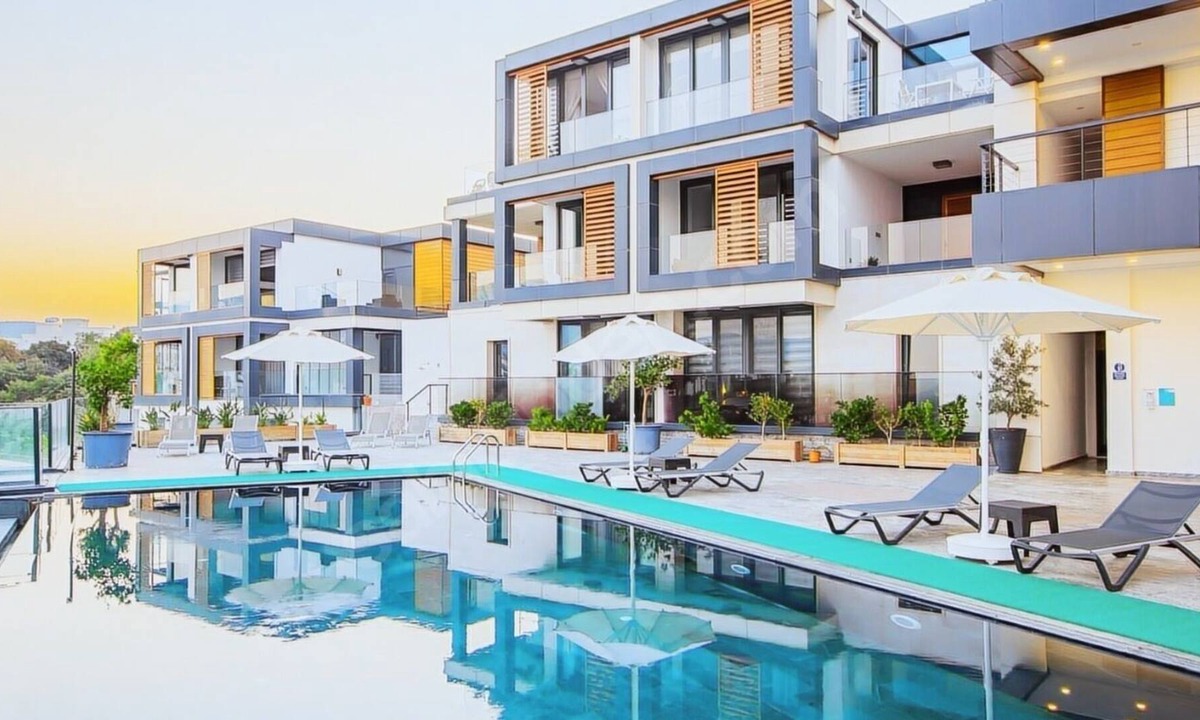 Bodrum City Center Condo | Luxury Residence in Bodrum Marina with Pool