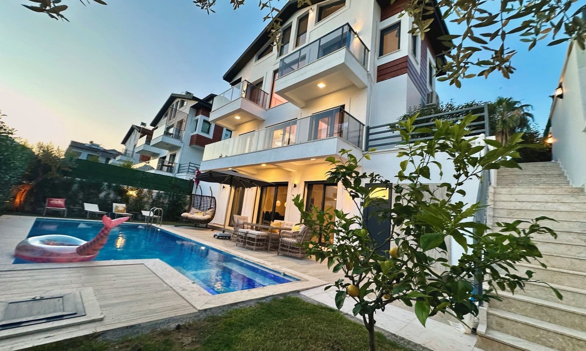 Fethiye Villa | Luxury villa with a private pool and hot tub in Fethiye-Çiftlik, with a view of the sea