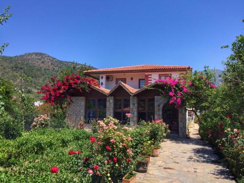 Ovabuku Hotel | Melinda Pension & Restaurant