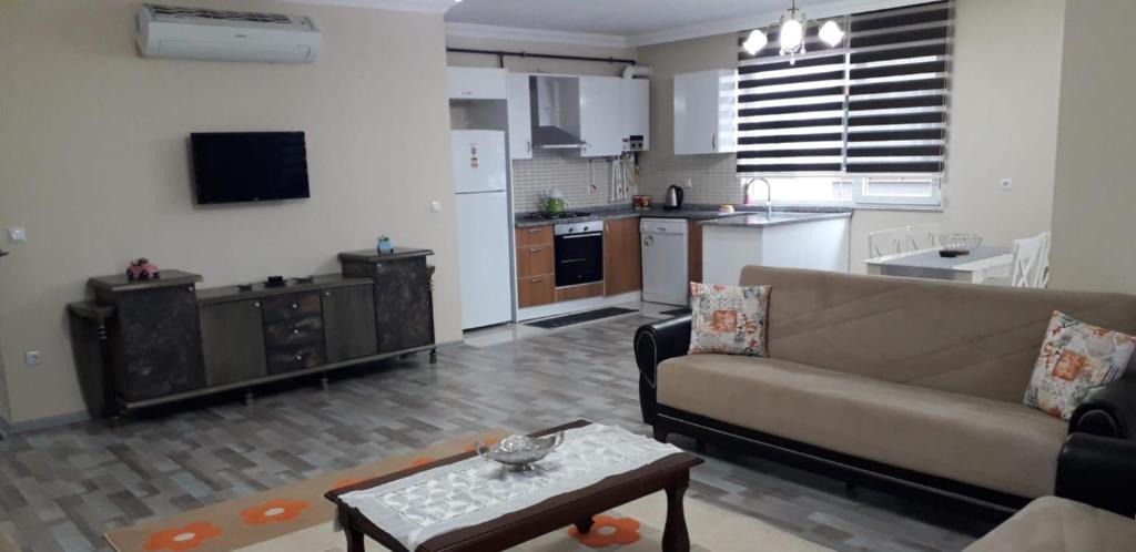 Yomra Apartment | Merkezi konumlu denize ve AVM ye yakın apart daire