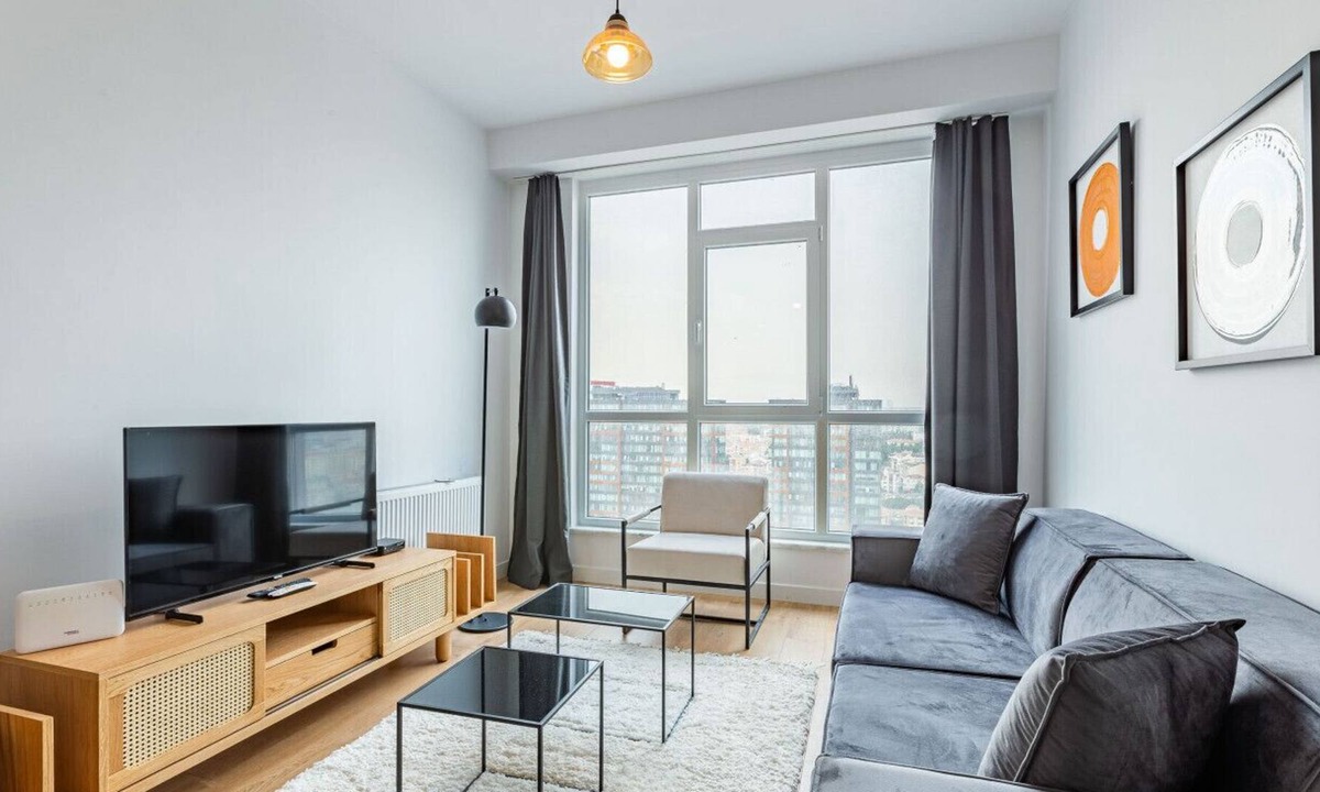 Kadikoy Apartment | Modern Flat with Fantastic City View in Kadikoy