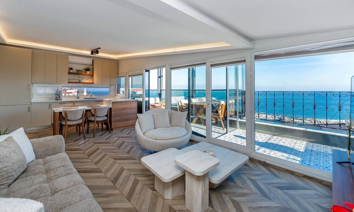 Karaburun Koyu Apartment | Modern Sea View Penthouse with Private Terrace – 20 Min to IST
