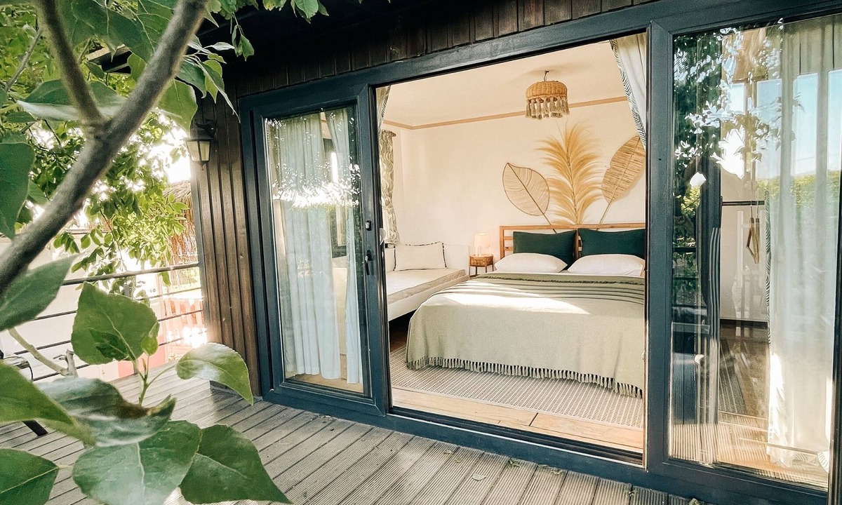 Seferihisar Hotel | Mona Glamping Caravan Suites