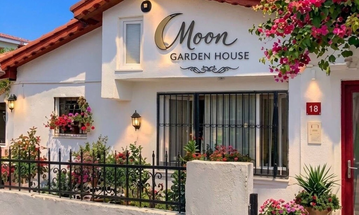 Gomec Cottage | Moon Garden House