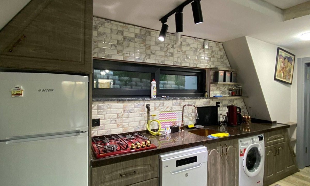 Kartepe Resort | Mountain Cottage Havuzlu Dağ Evi/Eşmeahmediye