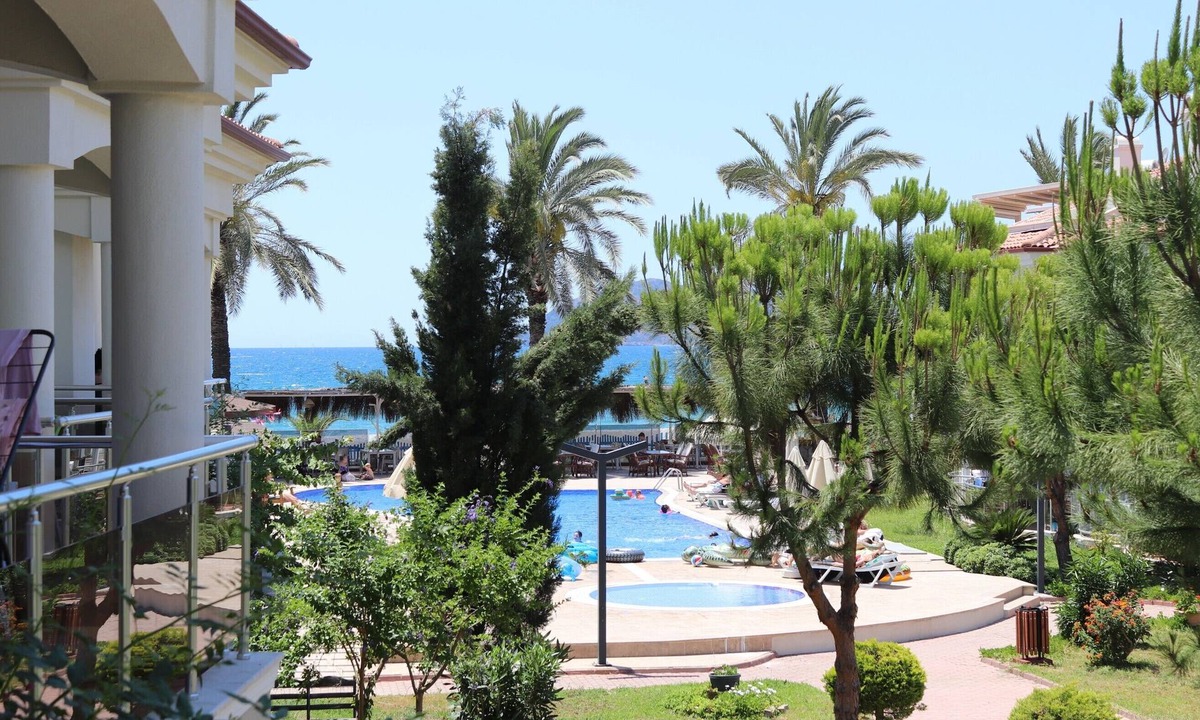 Fethiye City Center Apartment | Neptune 8, 3+1 Sunset Beach Club is a unique and fantastic beachfront complex.