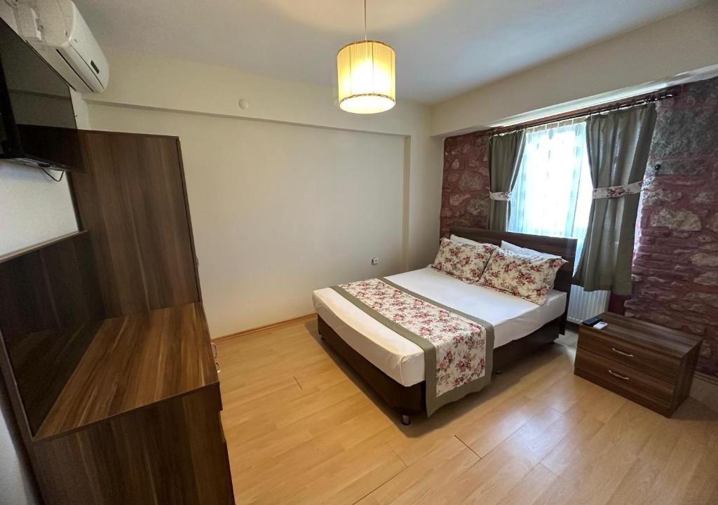 Ezine Hotel | Odunluk Tas Konak Hotel