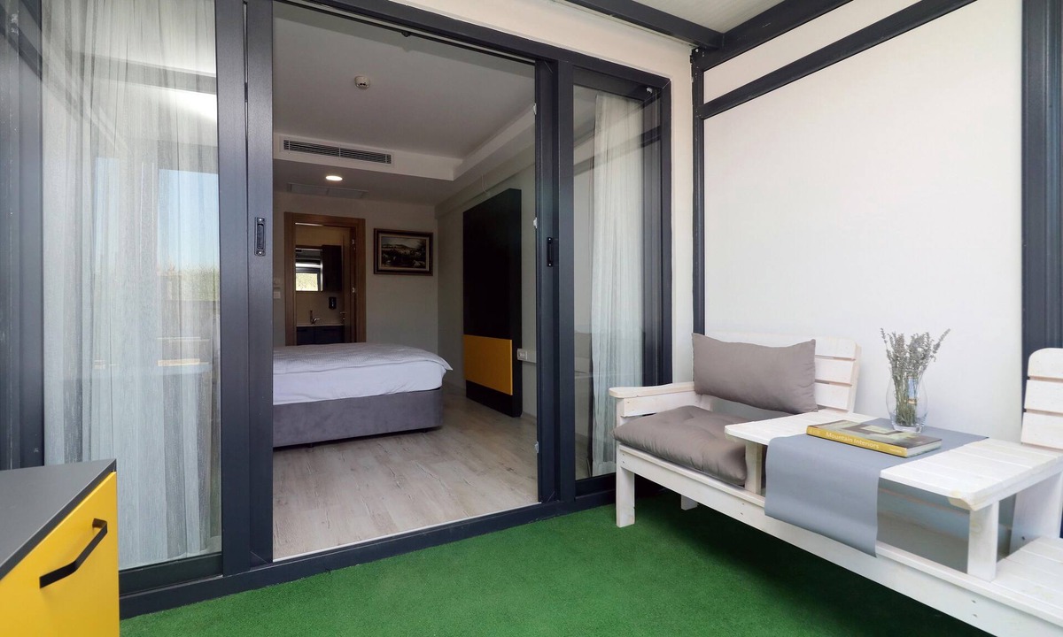 Kemalpasa Hotel | Old Farm Hotel