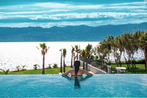 Cesme Hotel | ON'LIVE HOTEL