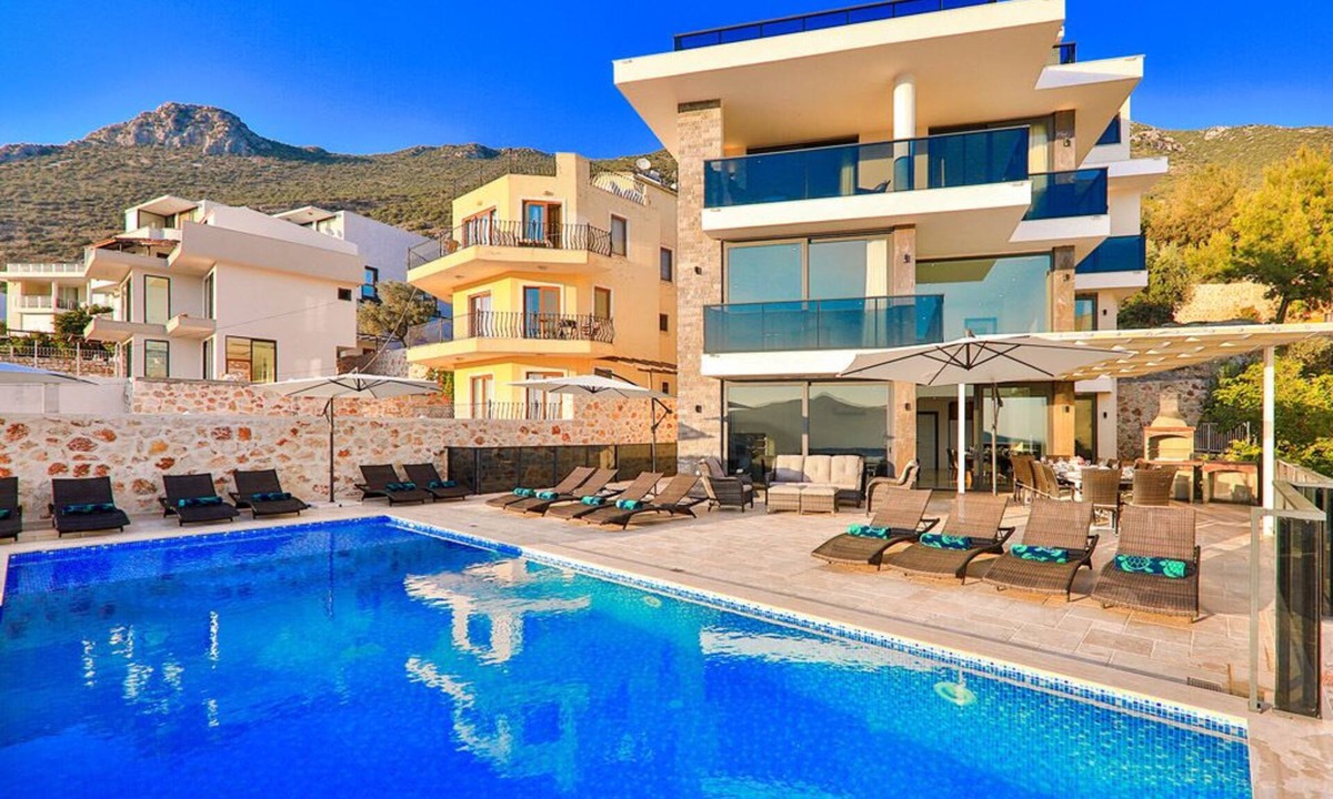 Kalkan Villa | Our extra special infinity pool has the wow factor view!