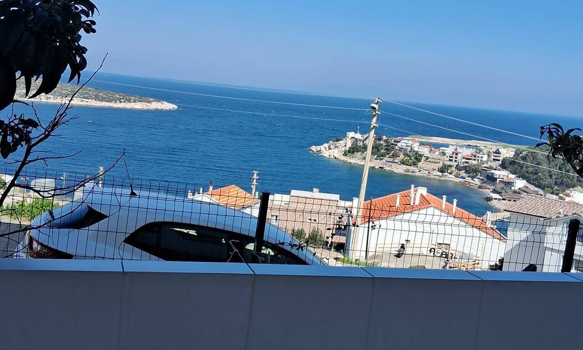 Karaburun Apartment | Peaceful Suite in Karaburun with Panoramic Sea View & Balcony